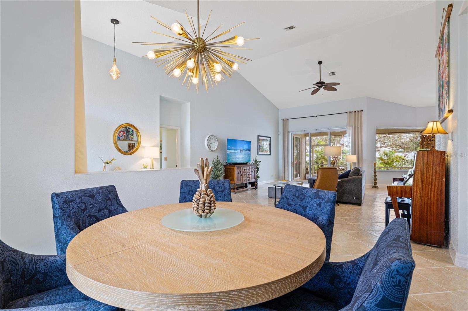 Image 15 of 83 For 22324 Wexford Boulevard