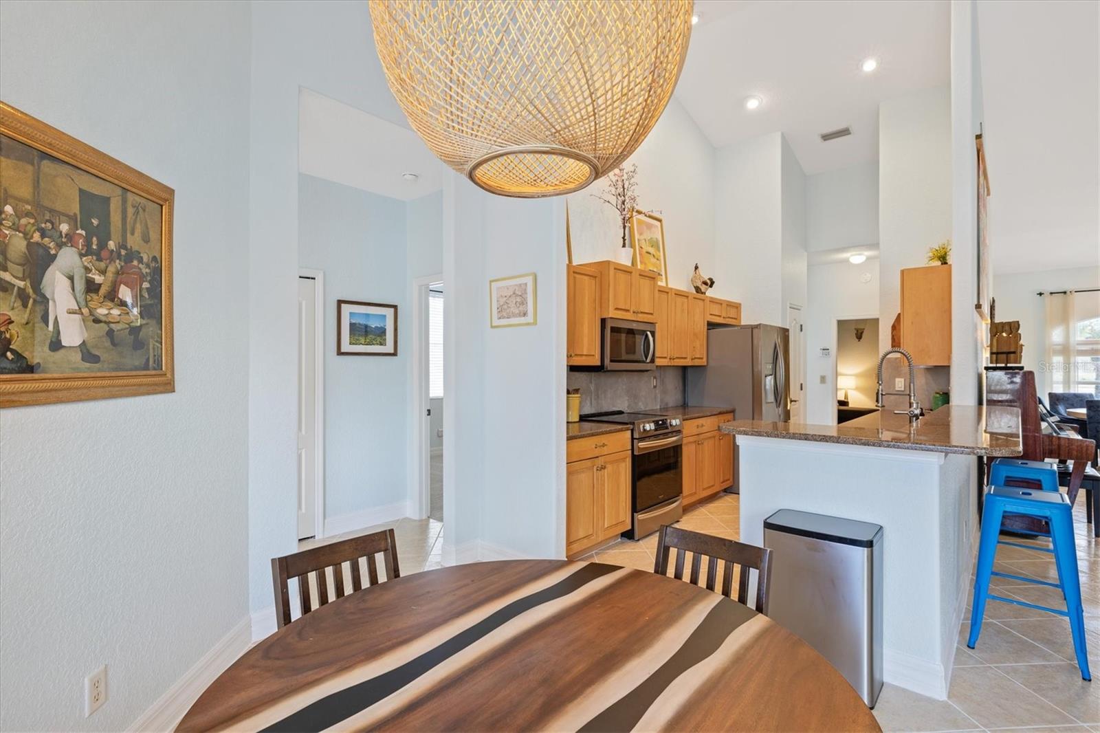 Image 19 of 83 For 22324 Wexford Boulevard
