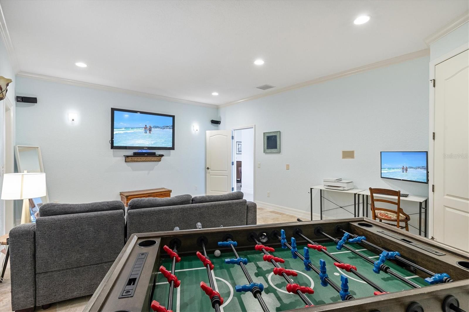 Image 21 of 83 For 22324 Wexford Boulevard