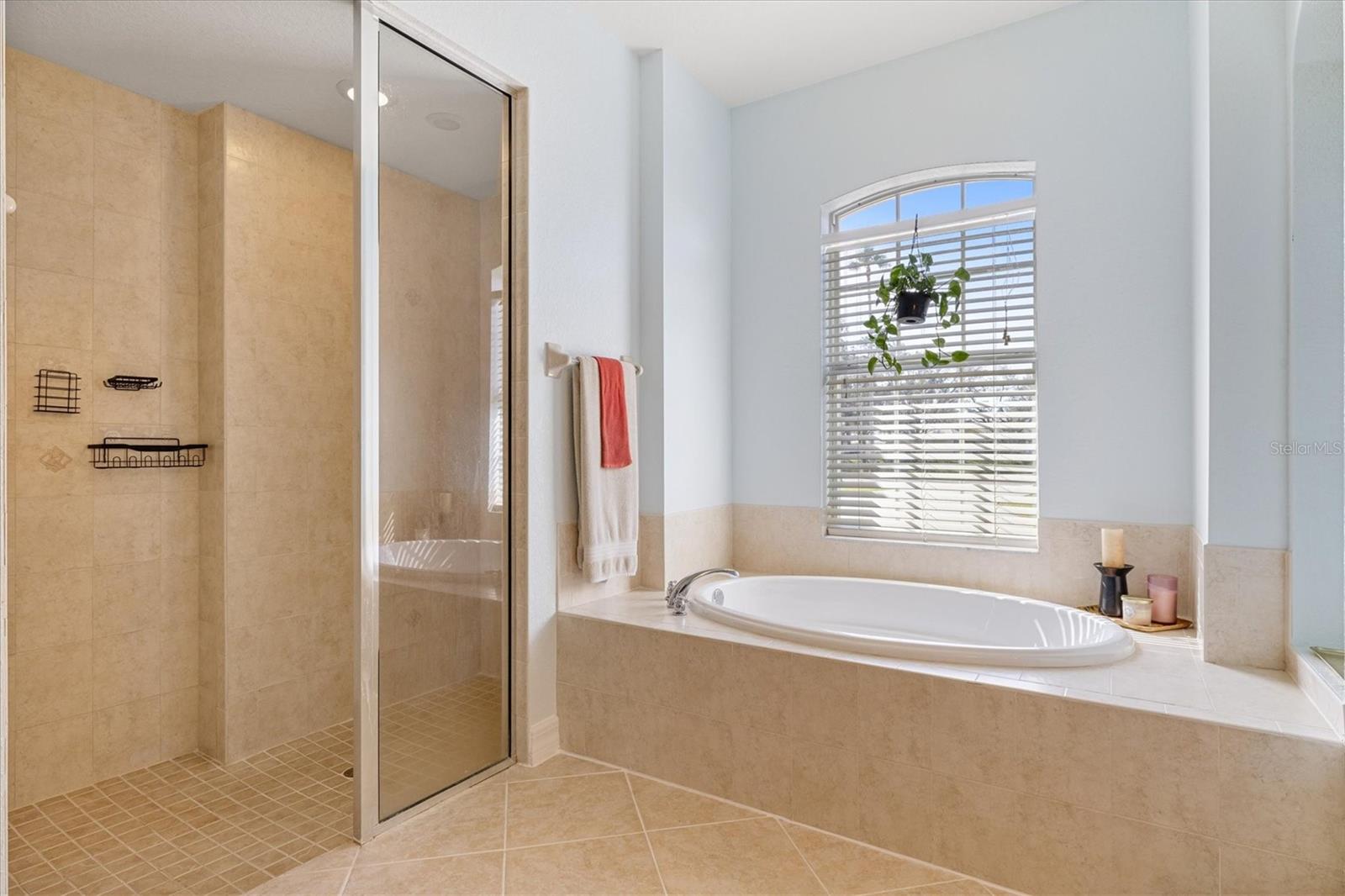Image 26 of 83 For 22324 Wexford Boulevard