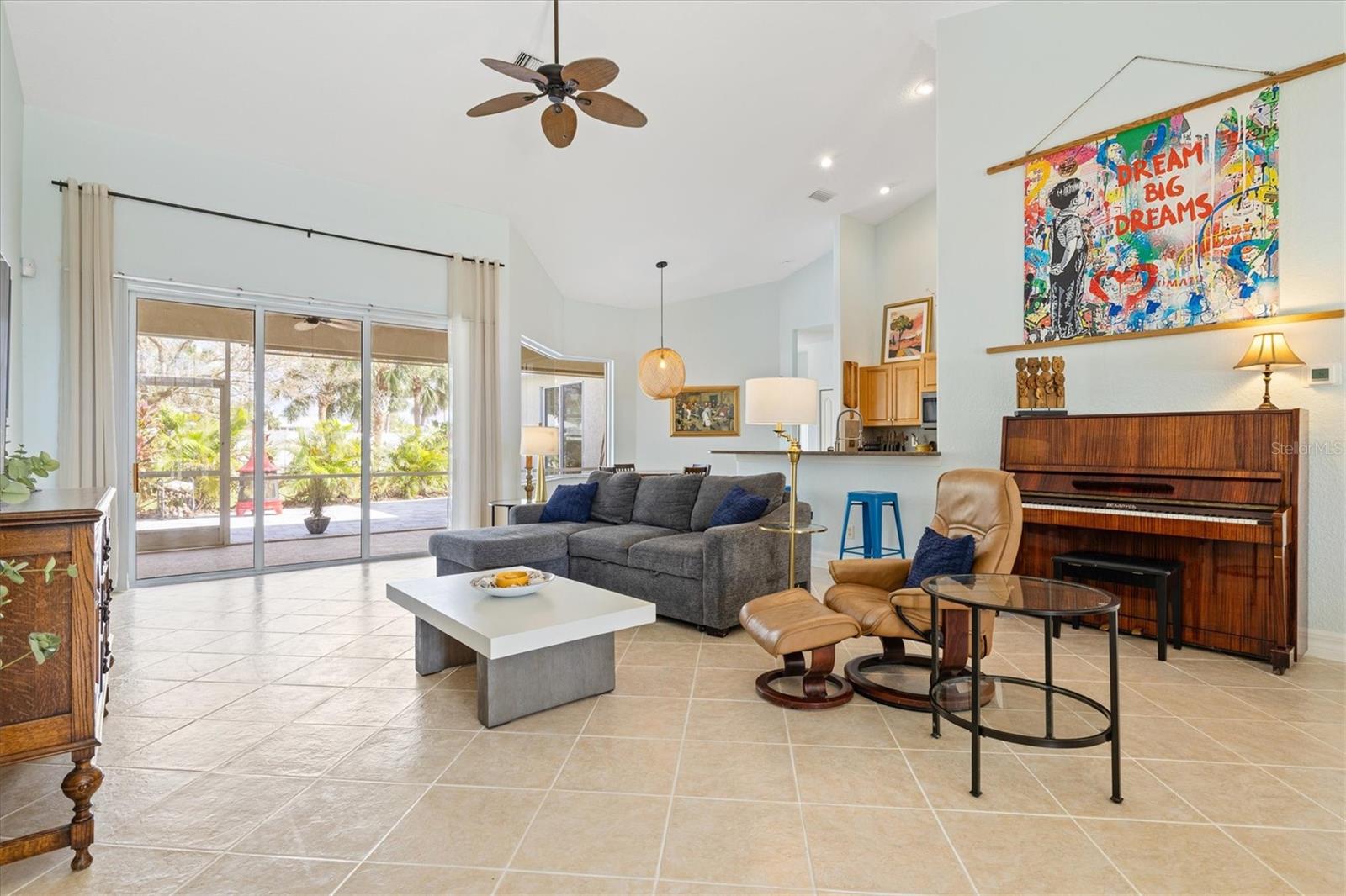 Image 4 of 83 For 22324 Wexford Boulevard