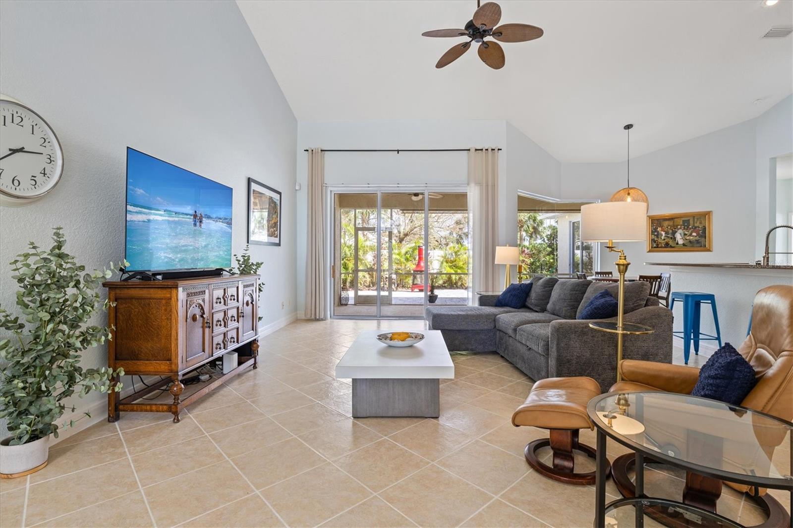 Image 5 of 83 For 22324 Wexford Boulevard