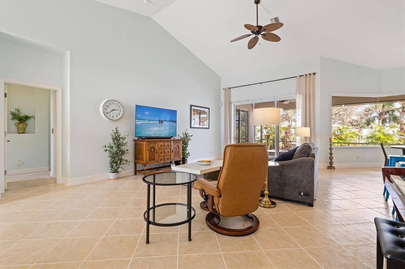 Image 6 of 83 For 22324 Wexford Boulevard