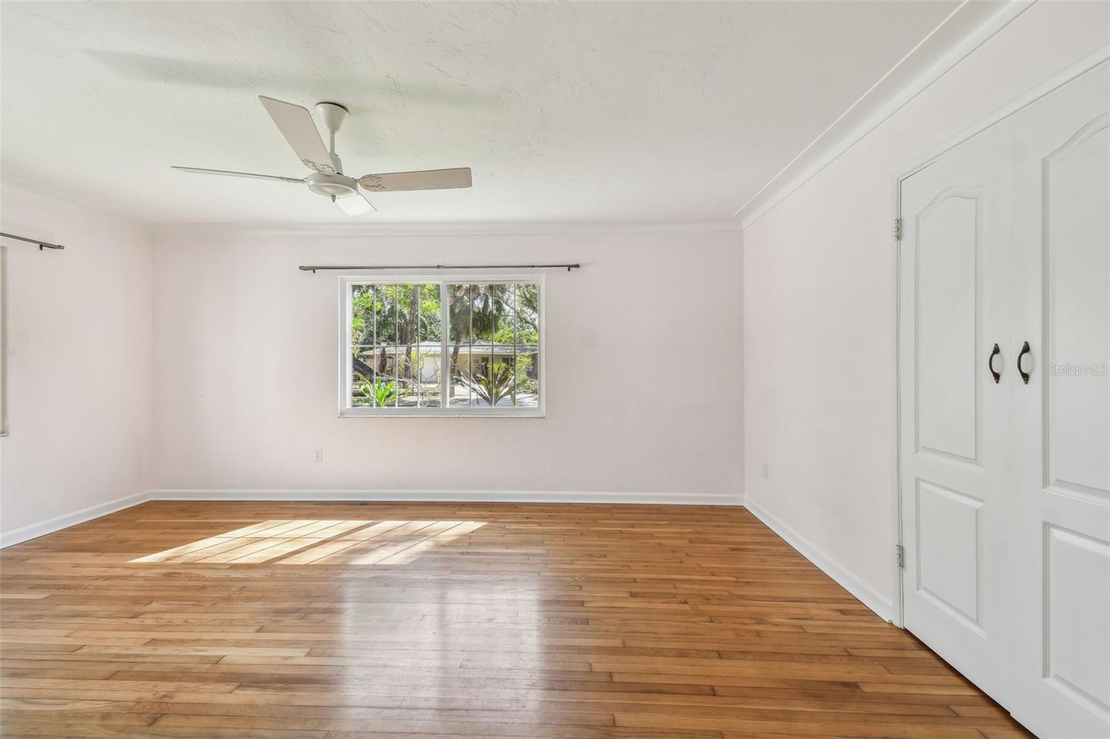 Image 11 of 35 For 3001 Bay Shore Circle