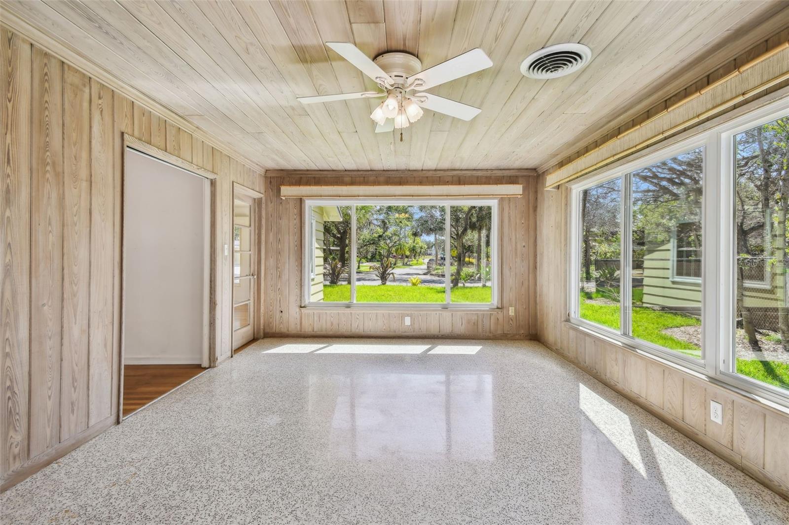 Image 19 of 35 For 3001 Bay Shore Circle