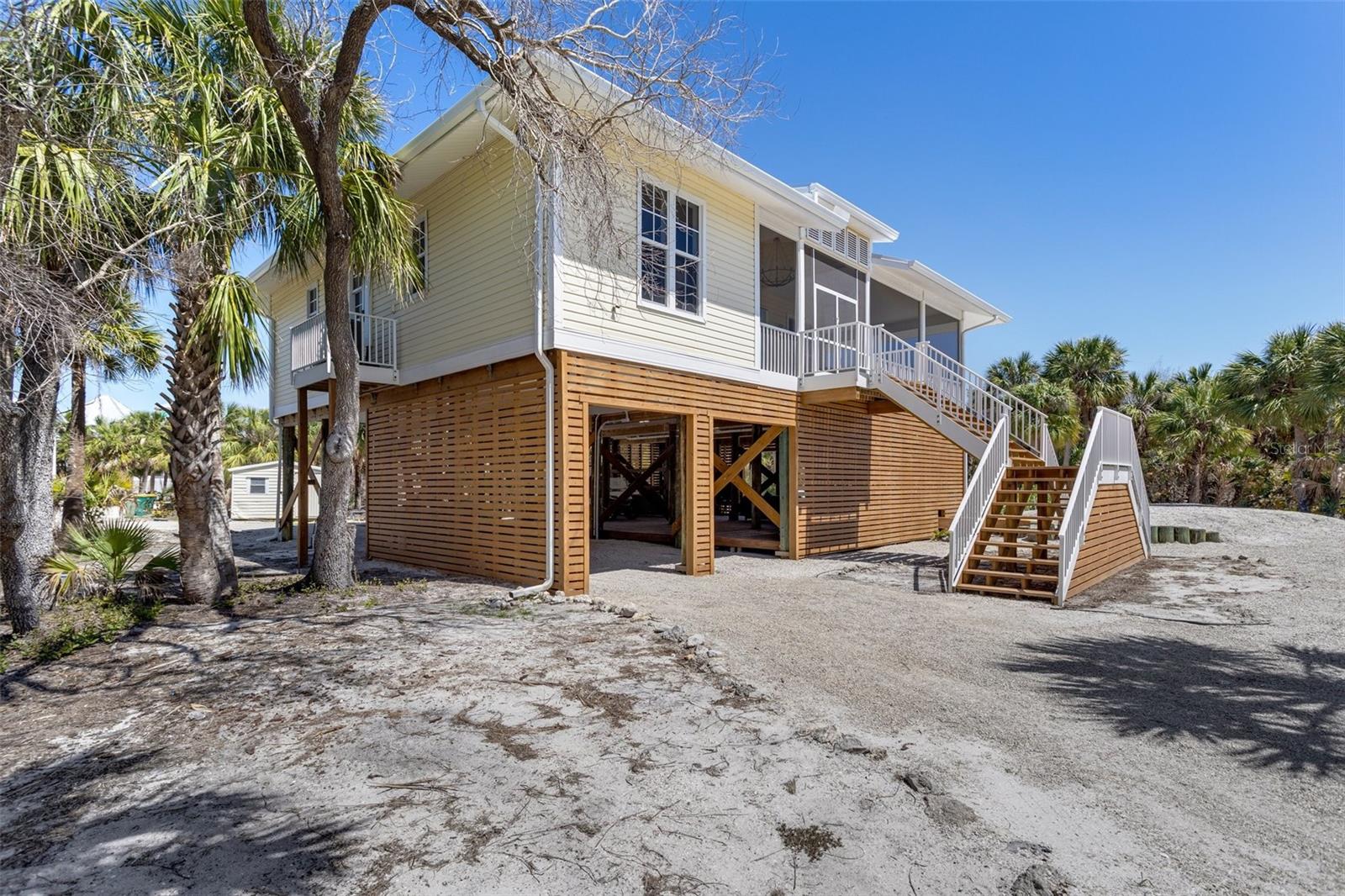 Image 19 of 25 For 32 Palm Drive