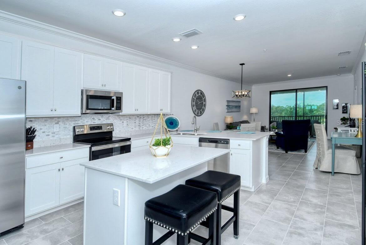 Image 4 of 28 For 18028 Gawthrop Drive 4
