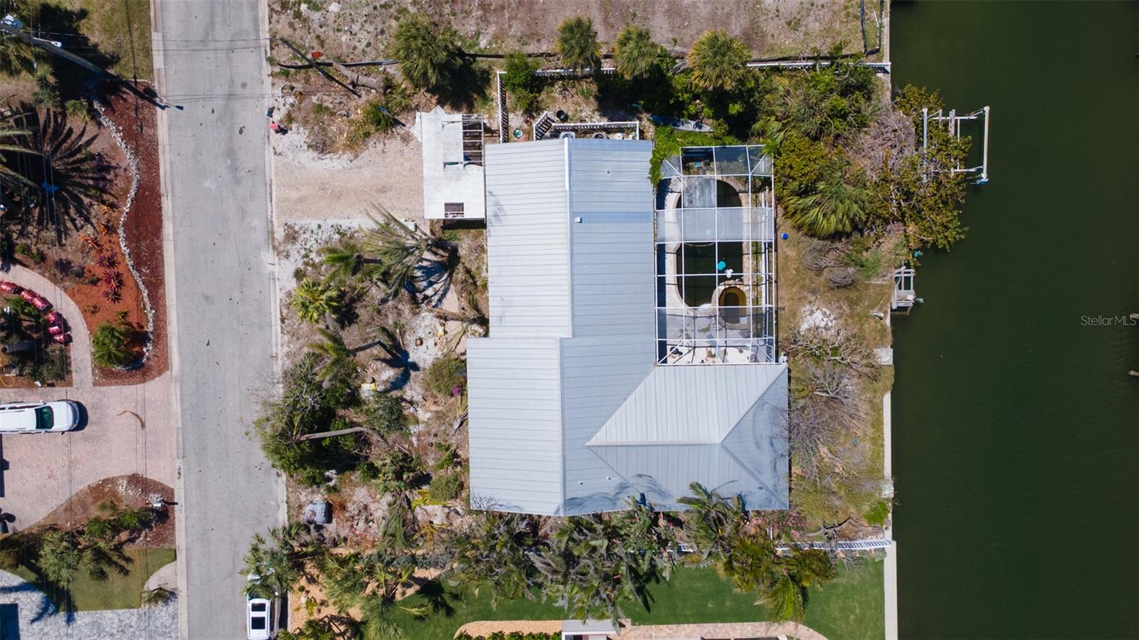 Image 5 of 13 For 607 Baronet Lane
