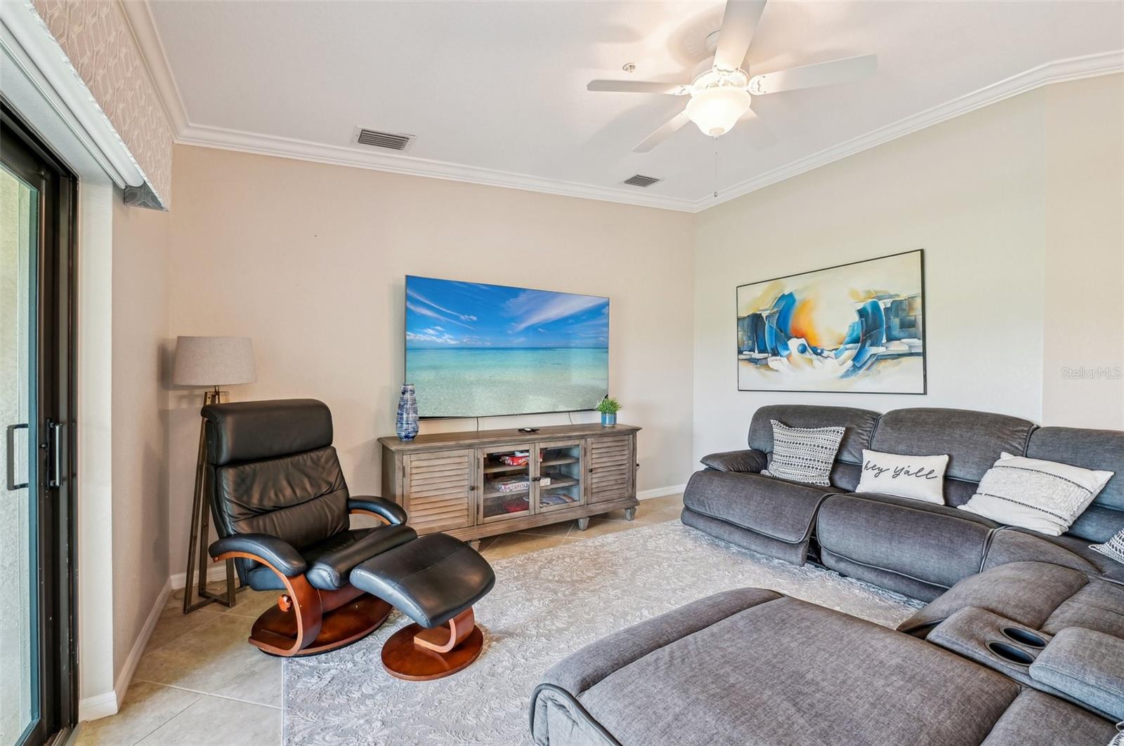 Image 10 of 100 For 5528 Palmer Circle 204