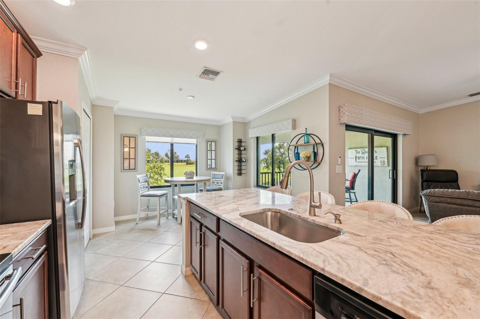 Image 16 of 100 For 5528 Palmer Circle 204