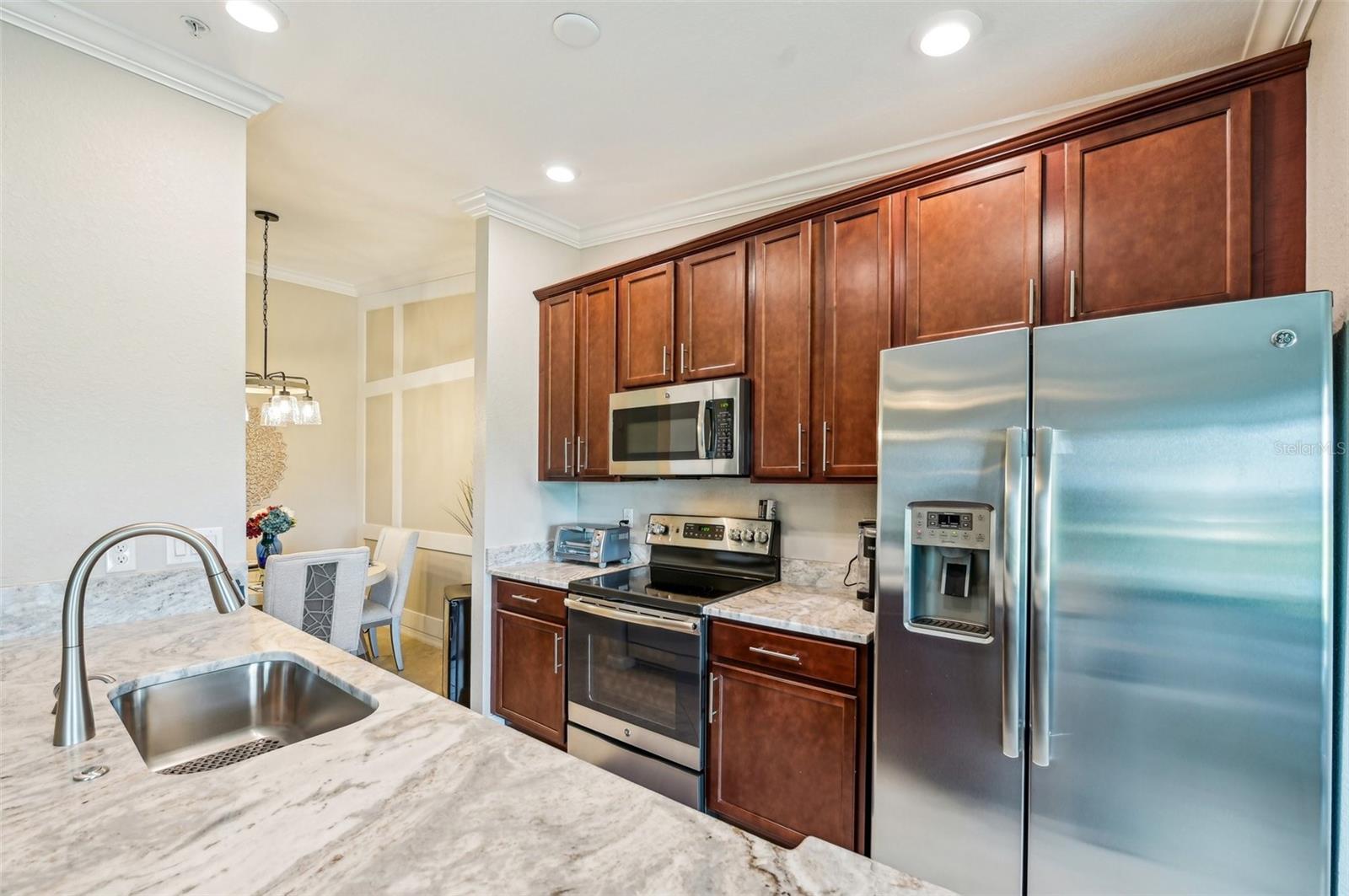 Image 21 of 100 For 5528 Palmer Circle 204