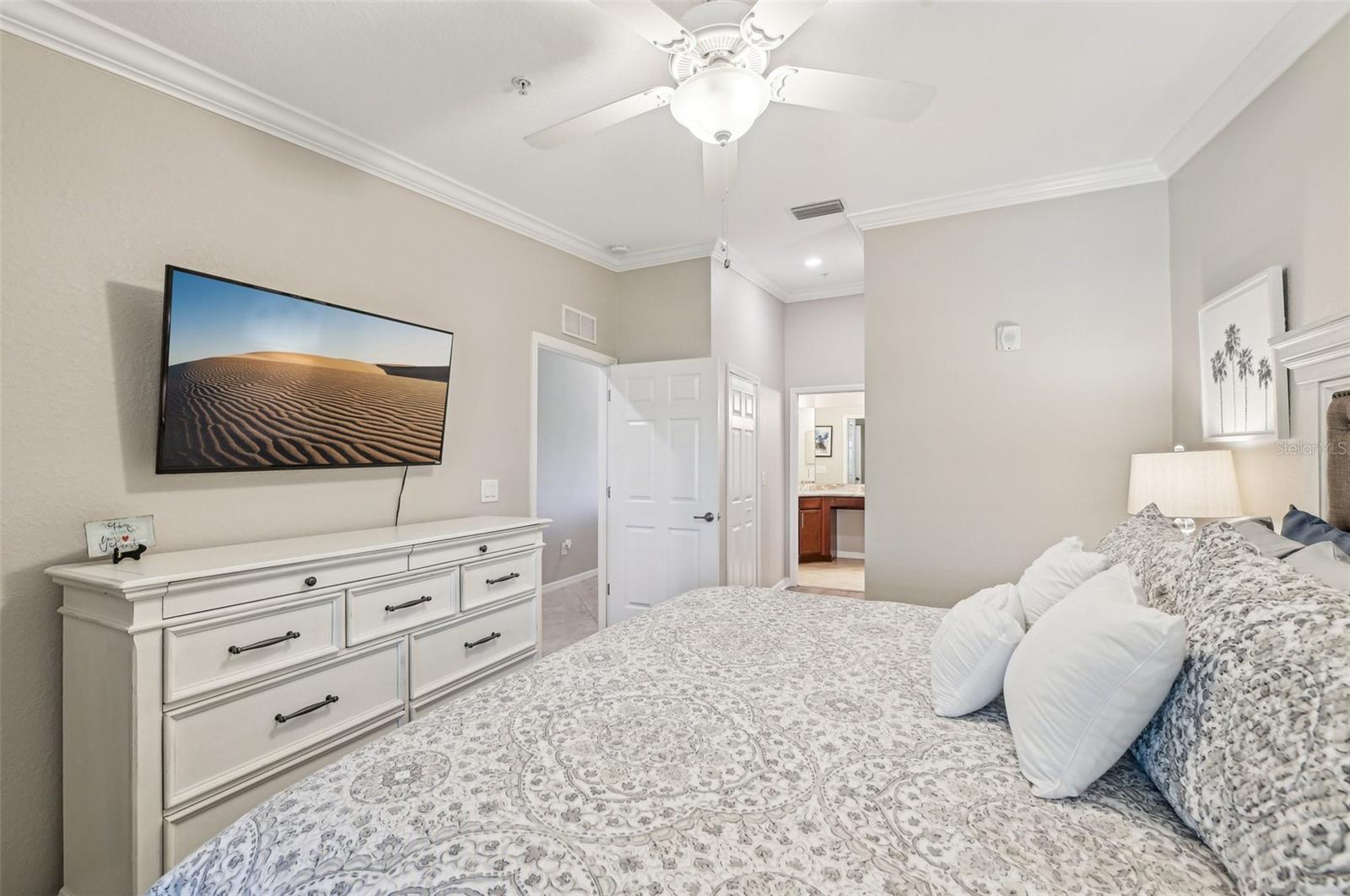 Image 28 of 100 For 5528 Palmer Circle 204