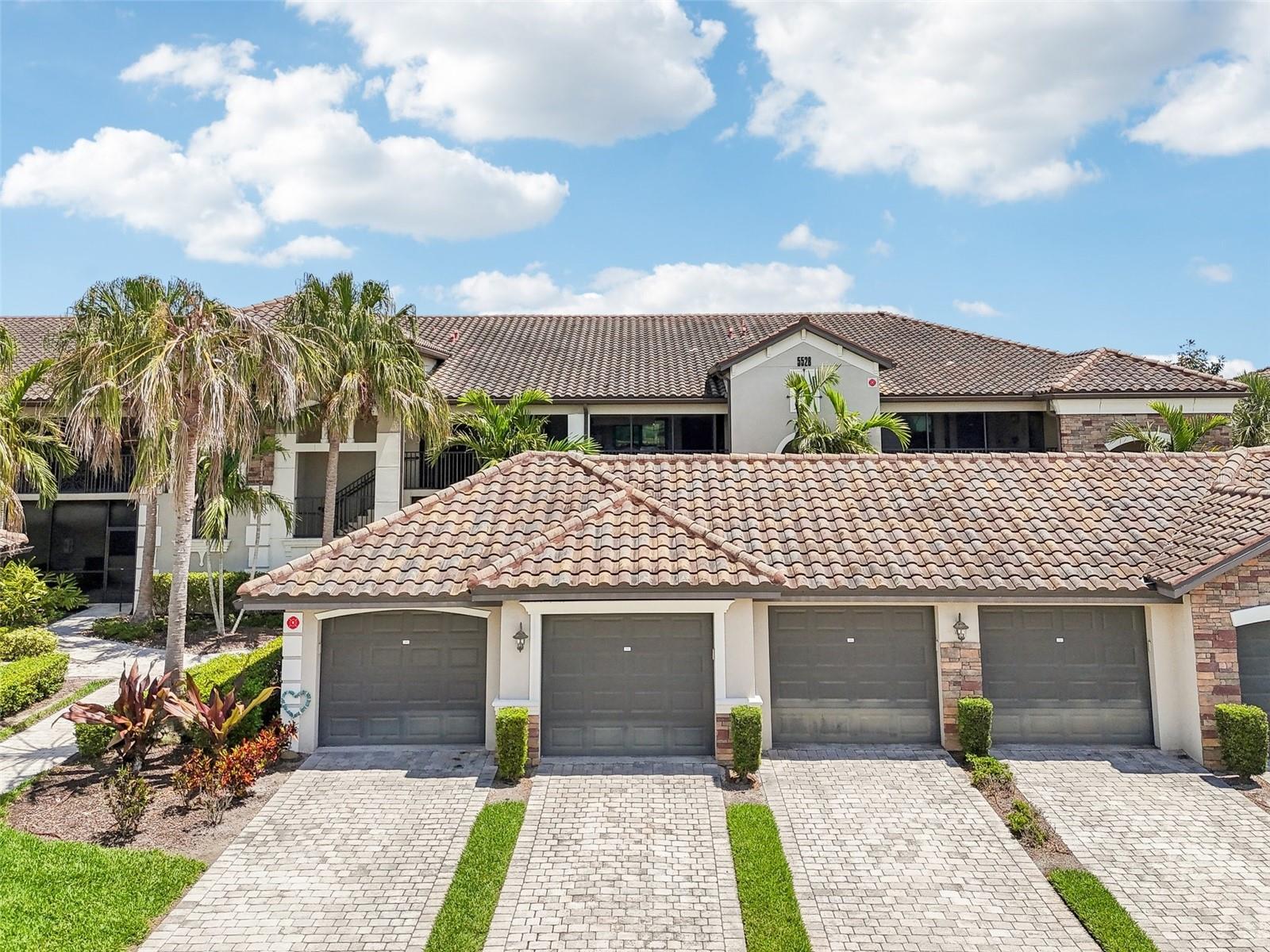Image 3 of 100 For 5528 Palmer Circle 204