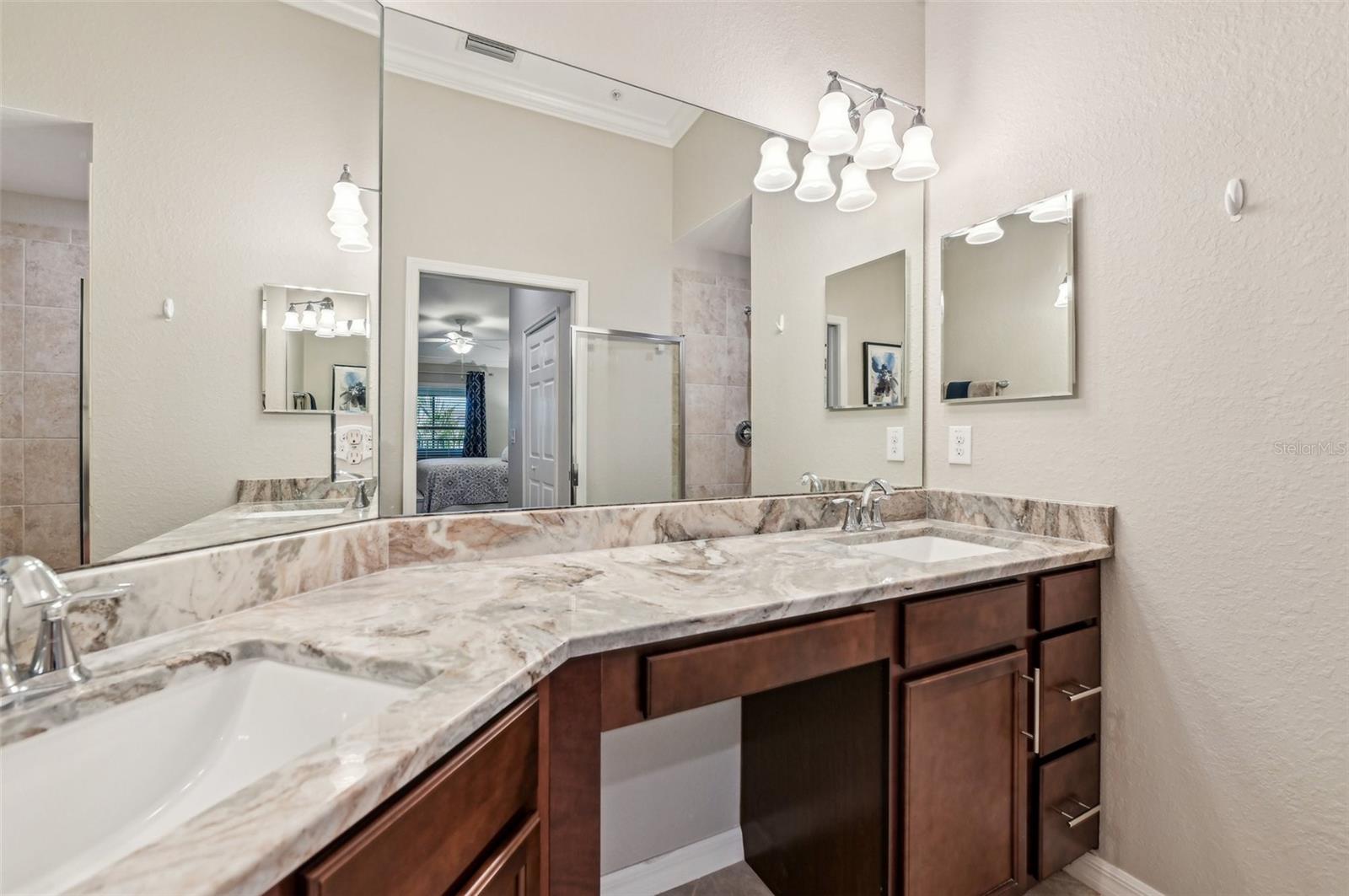 Image 30 of 100 For 5528 Palmer Circle 204