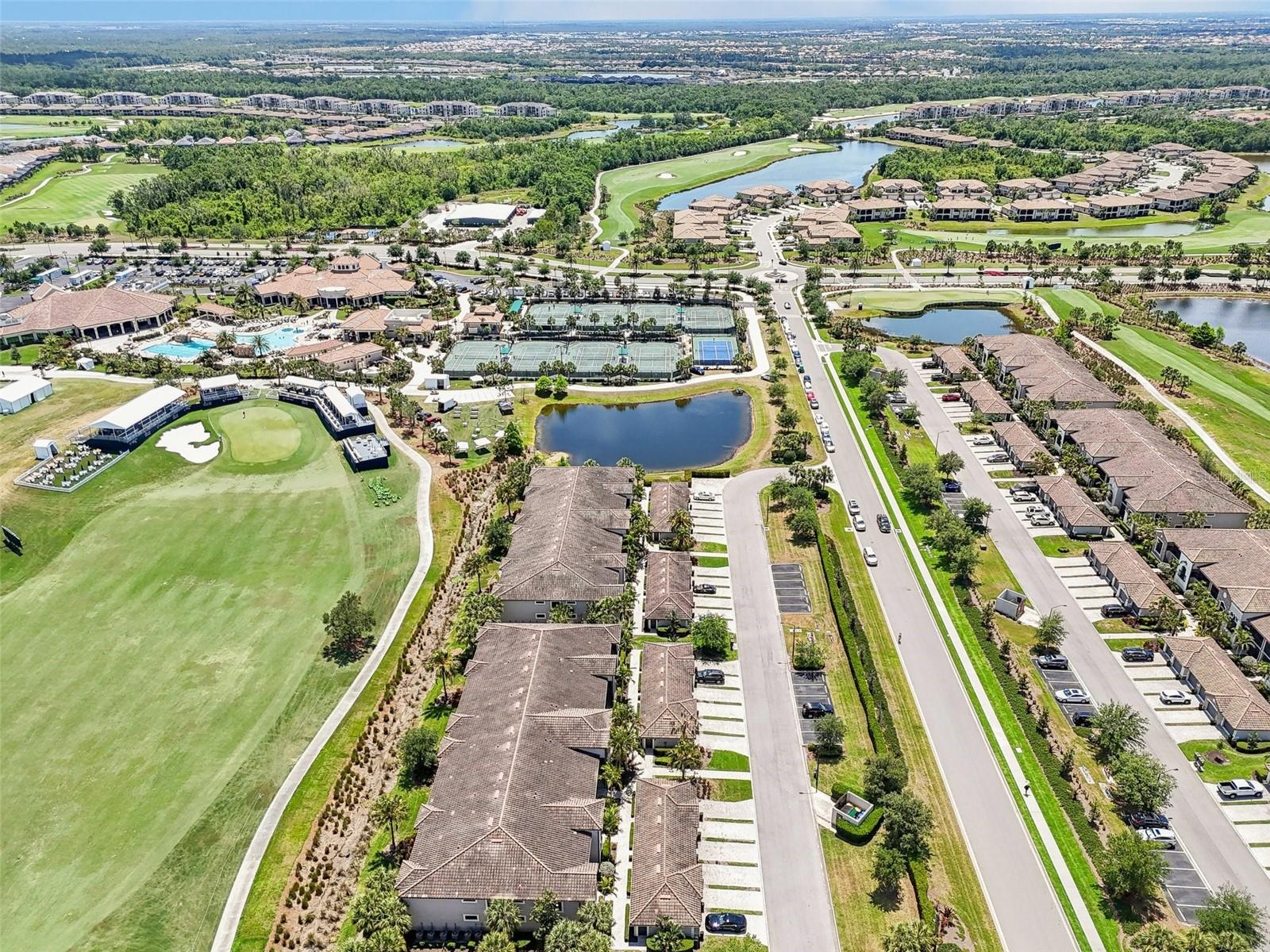 Image 43 of 100 For 5528 Palmer Circle 204