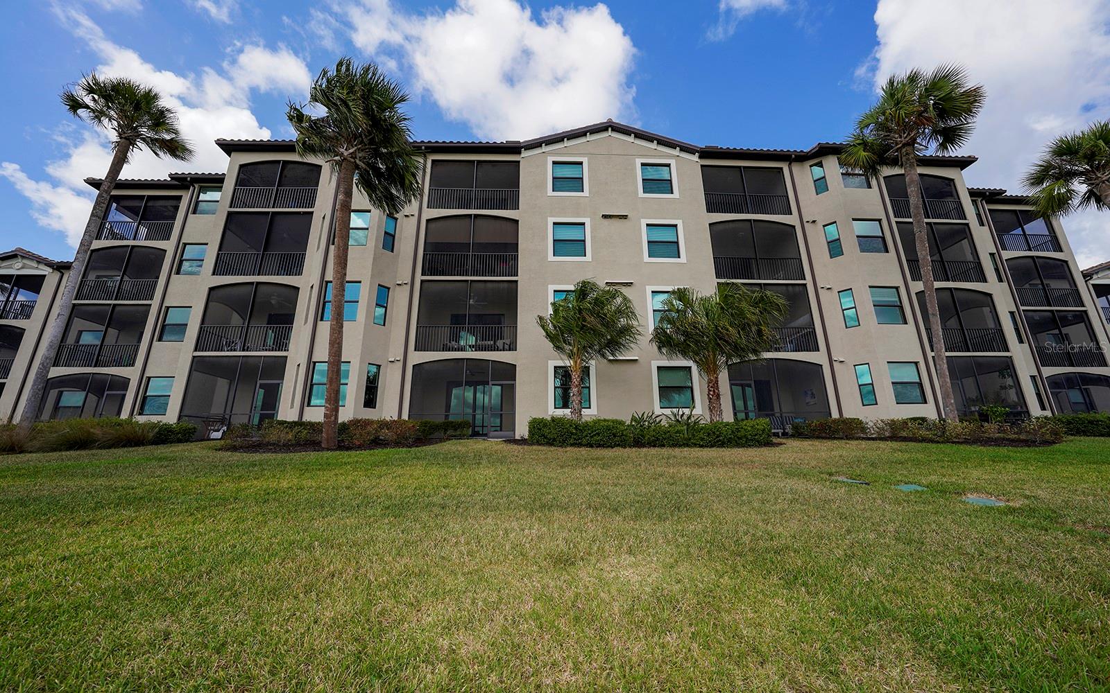 Image 4 of 65 For 17118 Vardon Terrace 307