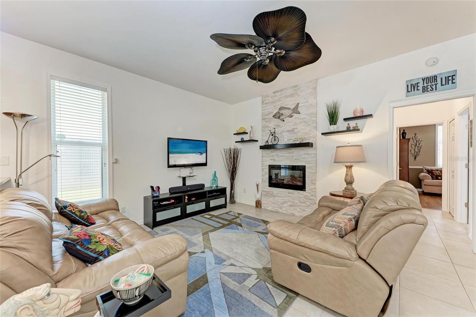 Image 11 of 55 For 7814 48th Avenue E