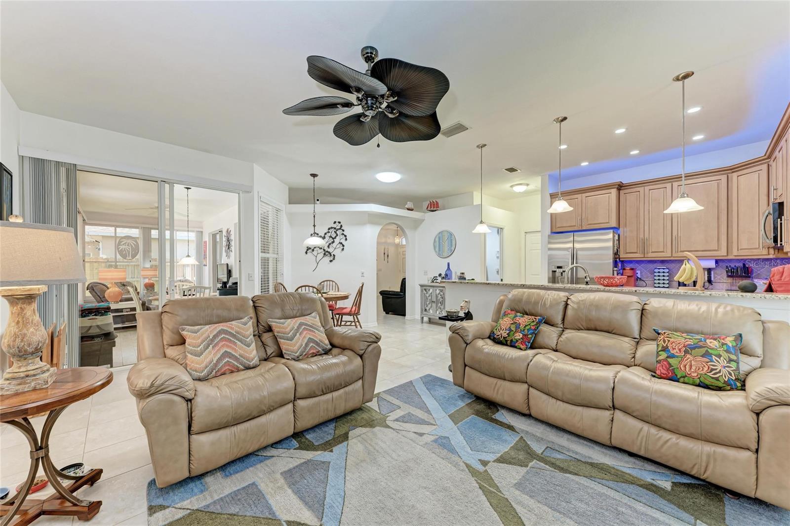 Image 12 of 55 For 7814 48th Avenue E