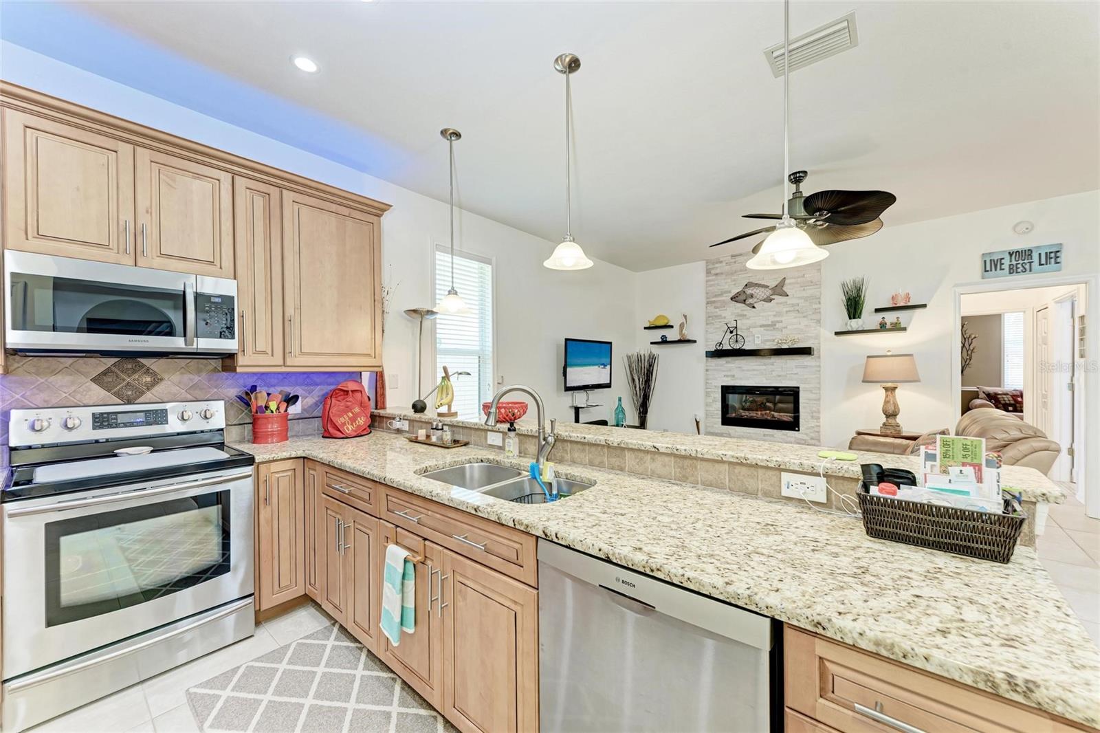 Image 16 of 55 For 7814 48th Avenue E