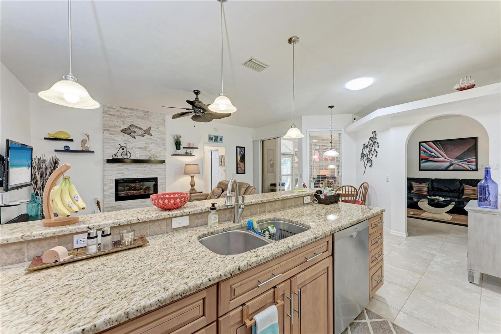 Image 17 of 55 For 7814 48th Avenue E