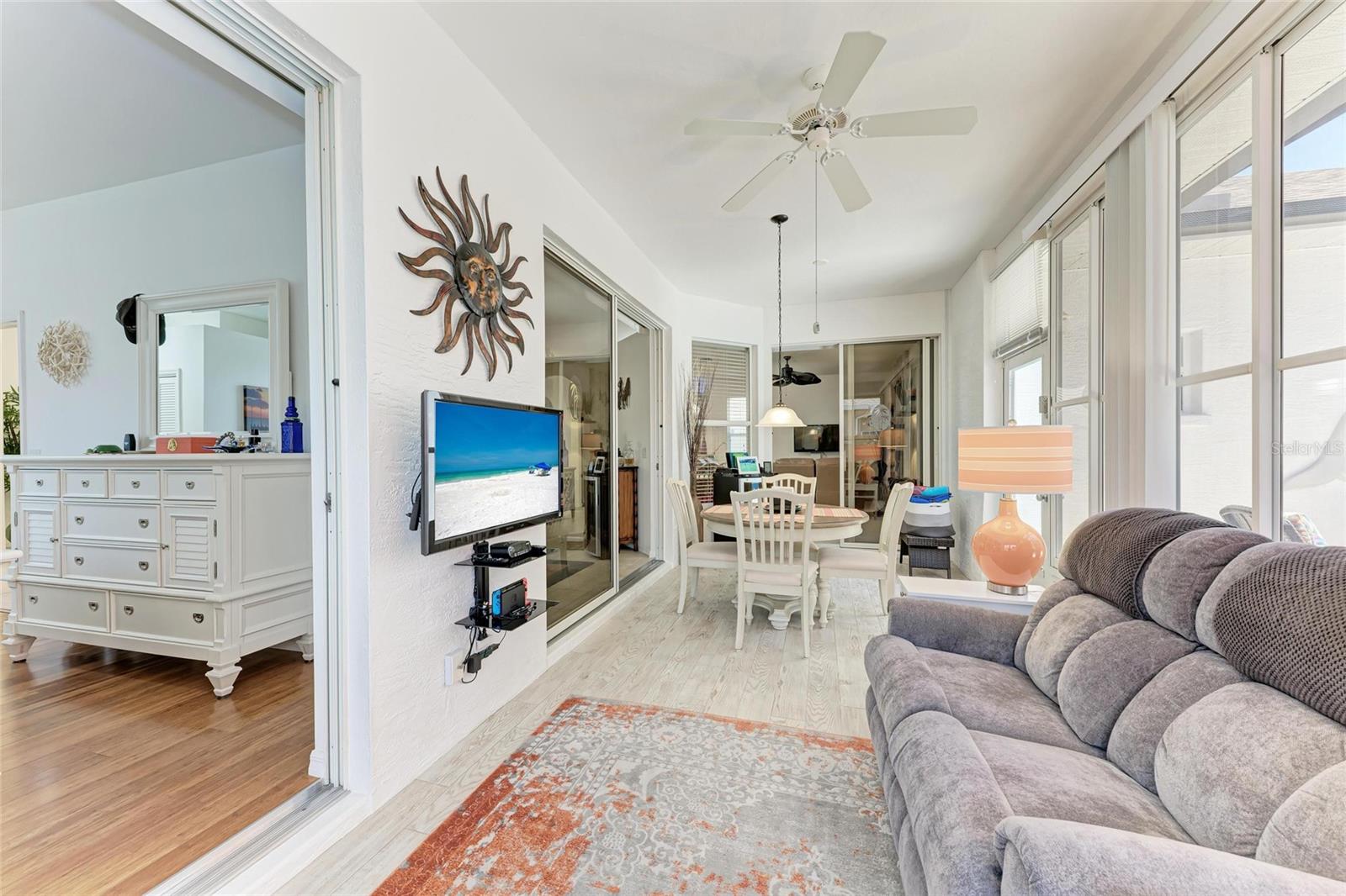 Image 38 of 55 For 7814 48th Avenue E