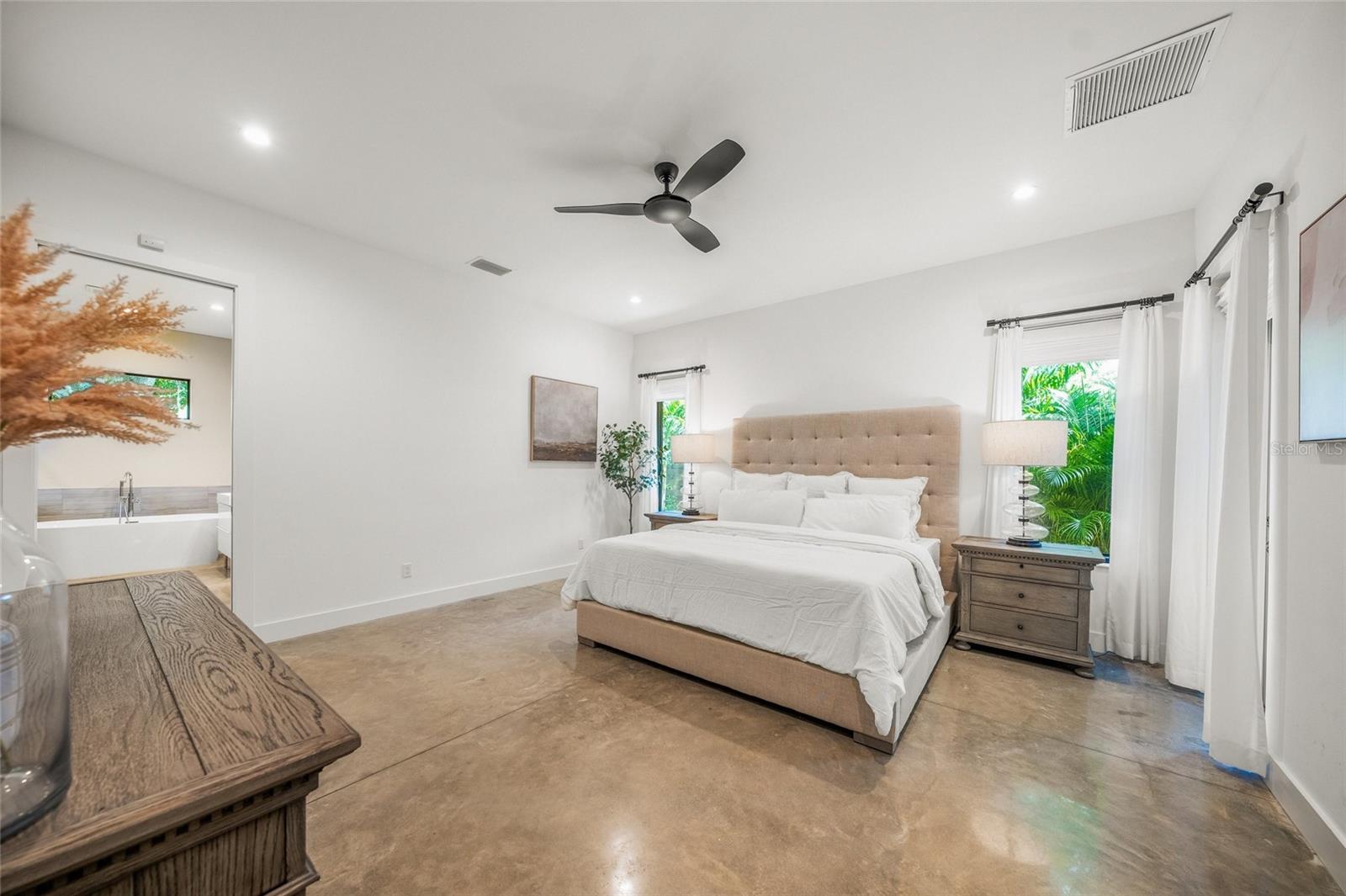 Image 12 of 57 For 2124 Wisteria Street