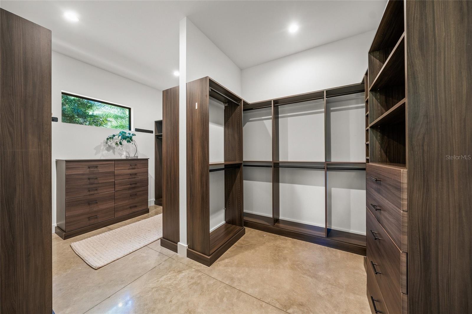 Image 14 of 57 For 2124 Wisteria Street