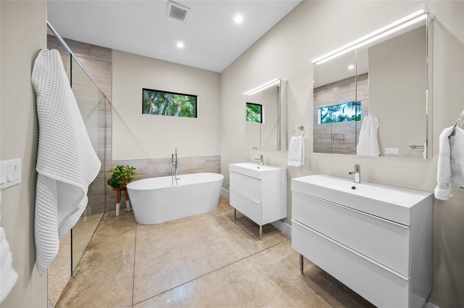 Image 15 of 57 For 2124 Wisteria Street