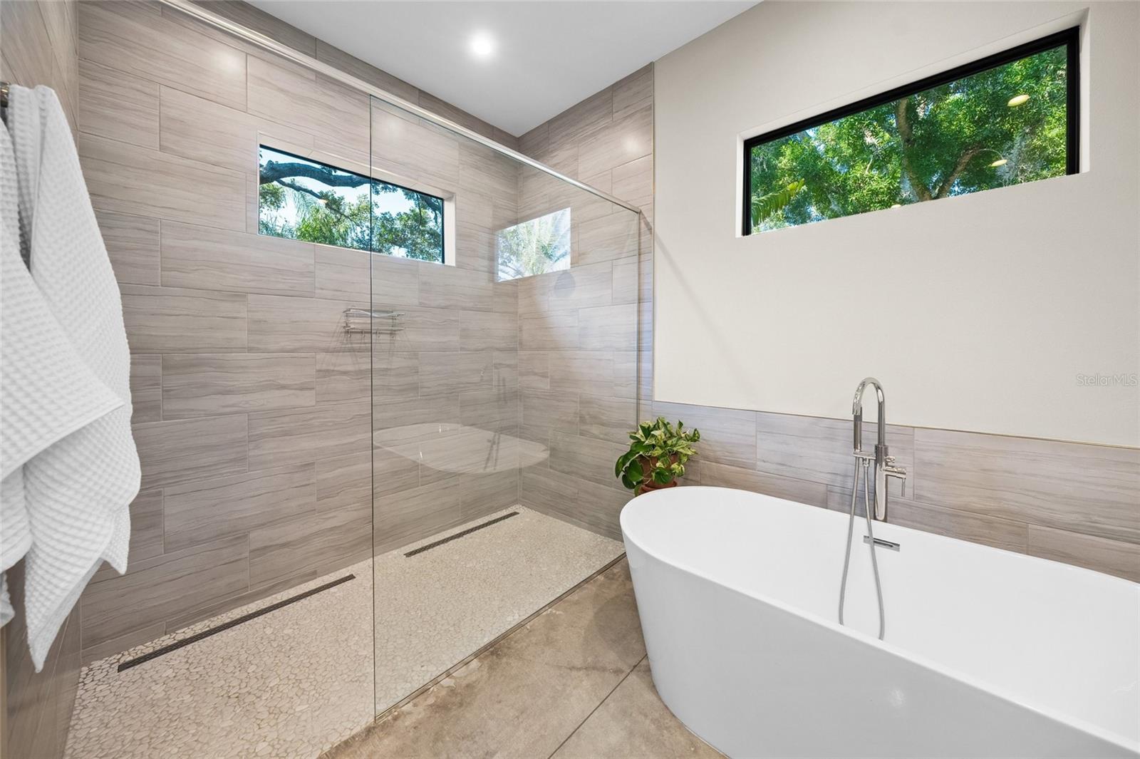 Image 16 of 57 For 2124 Wisteria Street