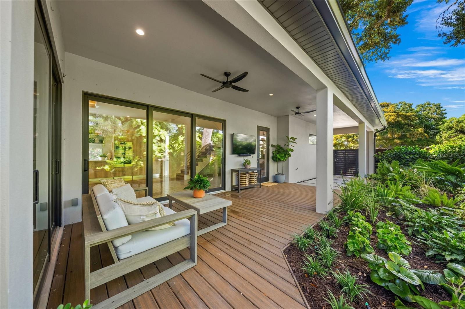 Image 24 of 57 For 2124 Wisteria Street