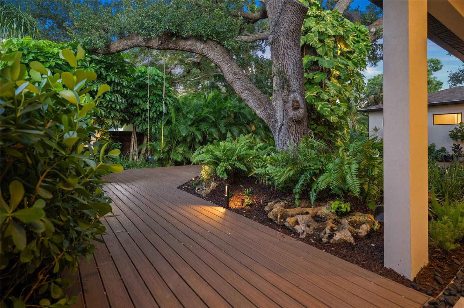 Image 33 of 57 For 2124 Wisteria Street