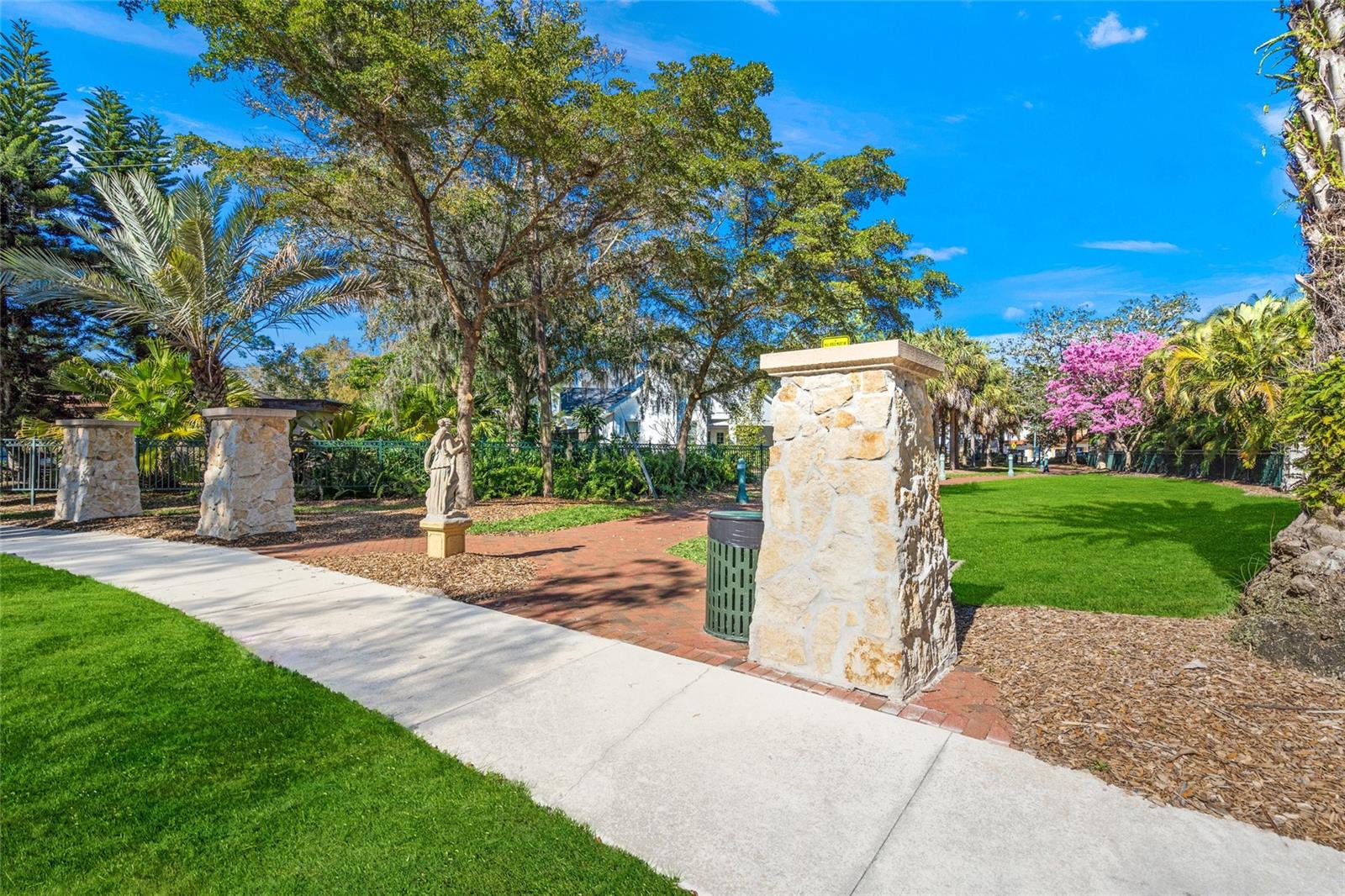 Image 34 of 57 For 2124 Wisteria Street