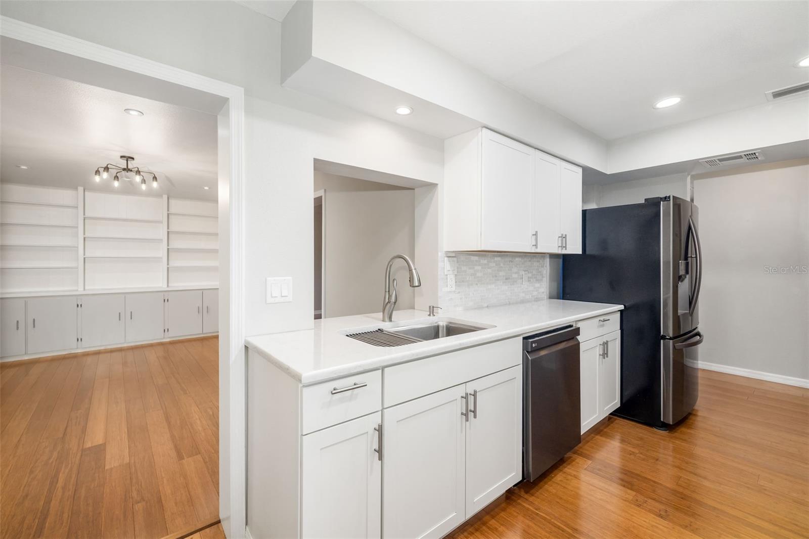 Image 11 of 37 For 2835 Mayflower Street