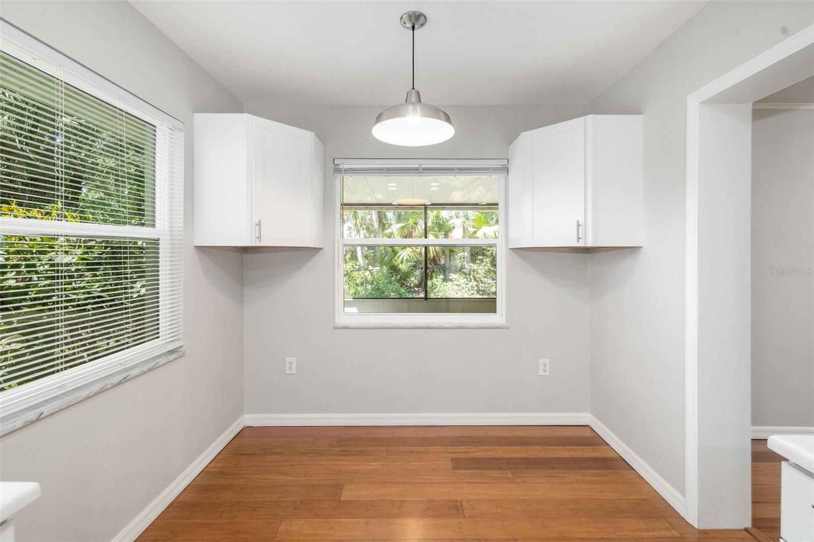 Image 16 of 37 For 2835 Mayflower Street