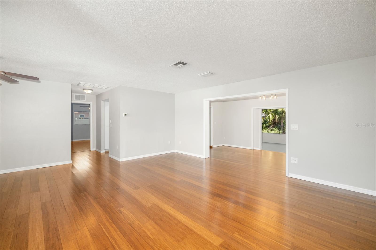 Image 5 of 37 For 2835 Mayflower Street