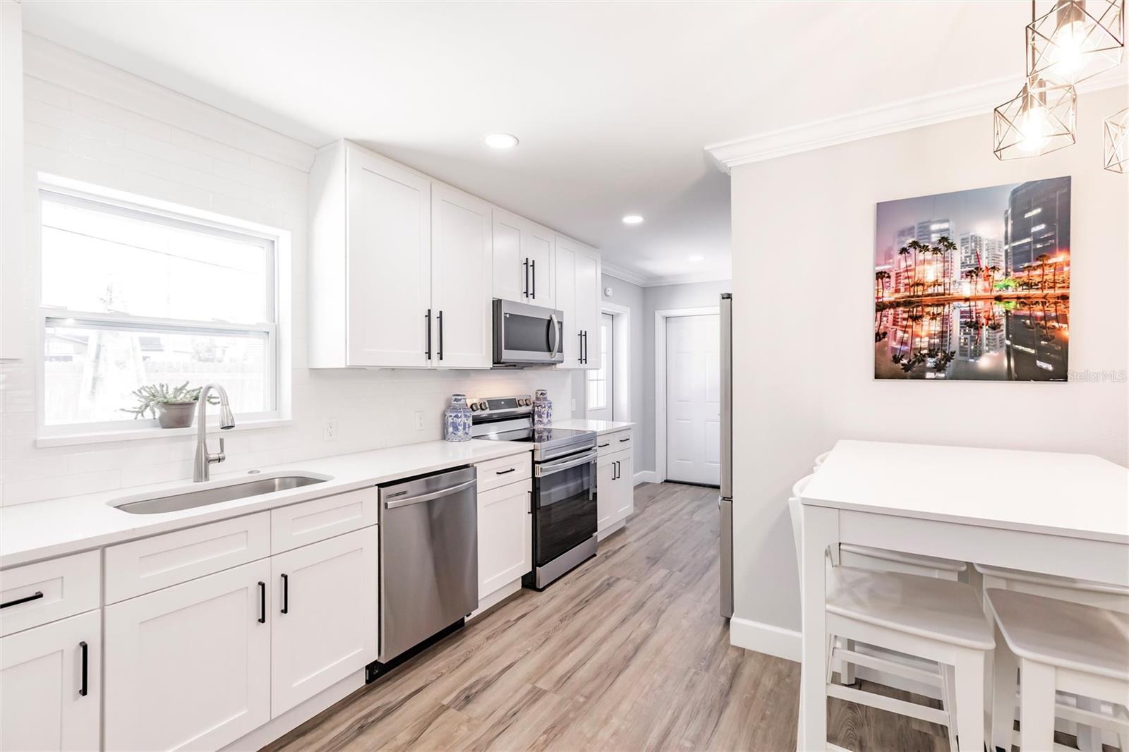Image 11 of 43 For 6009 Lords Avenue