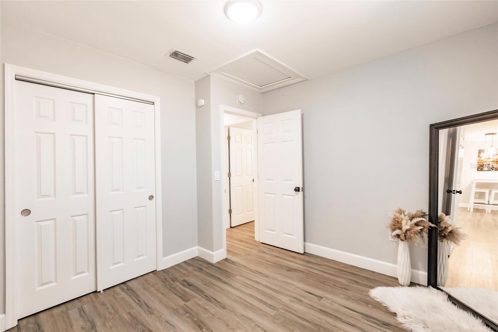 Image 18 of 43 For 6009 Lords Avenue