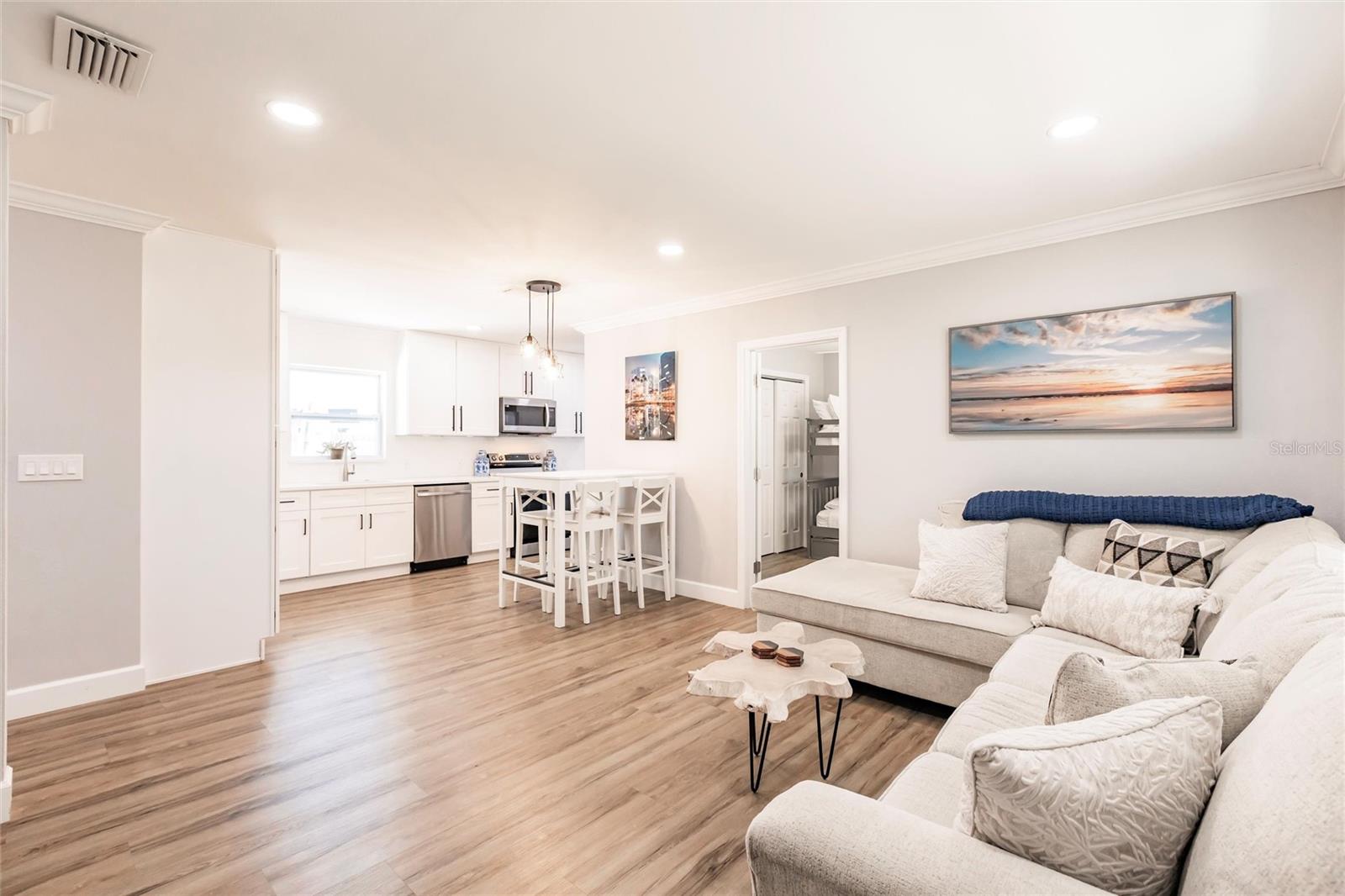Image 4 of 43 For 6009 Lords Avenue