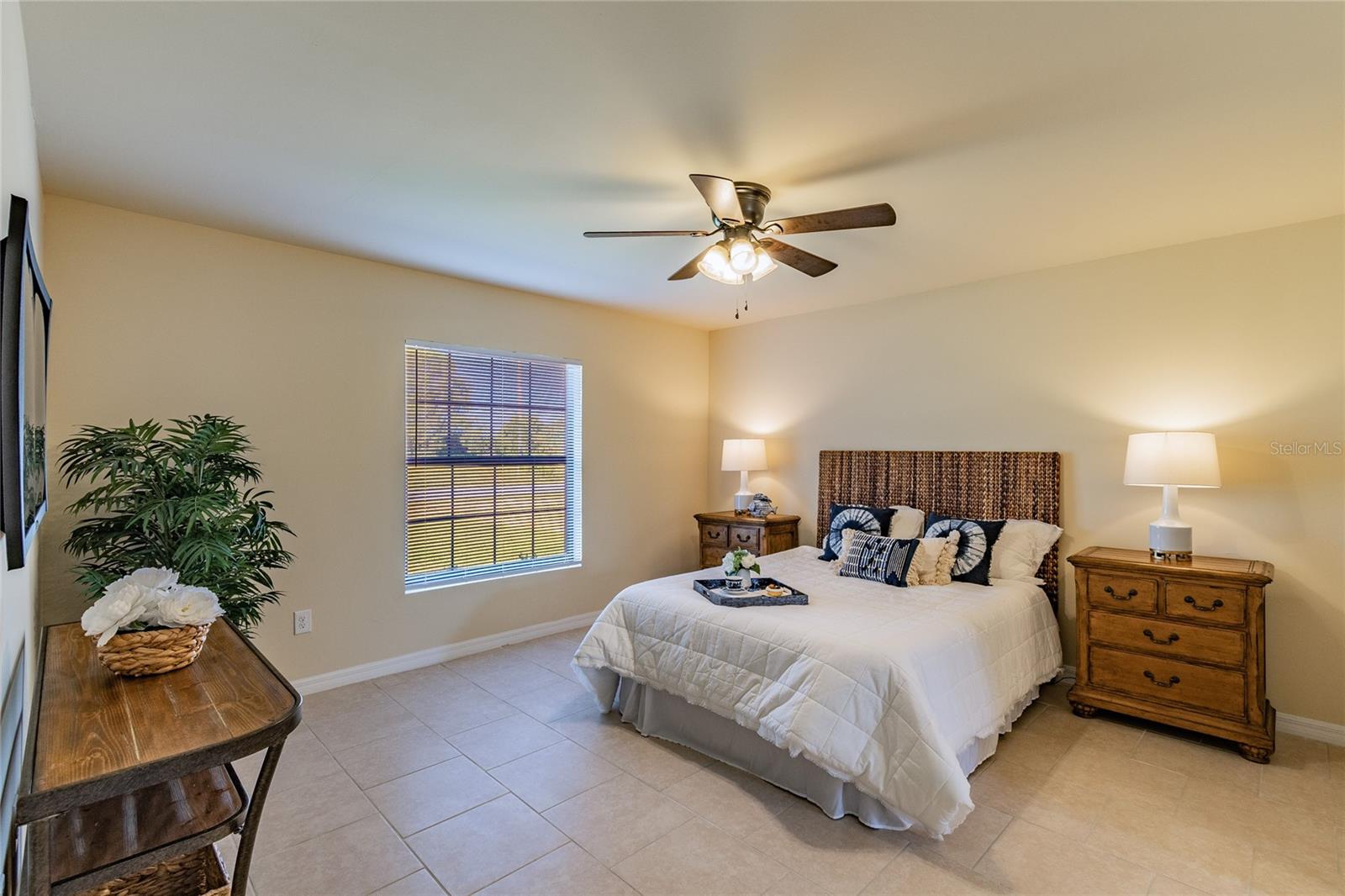 Image 17 of 40 For 601 2nd Street