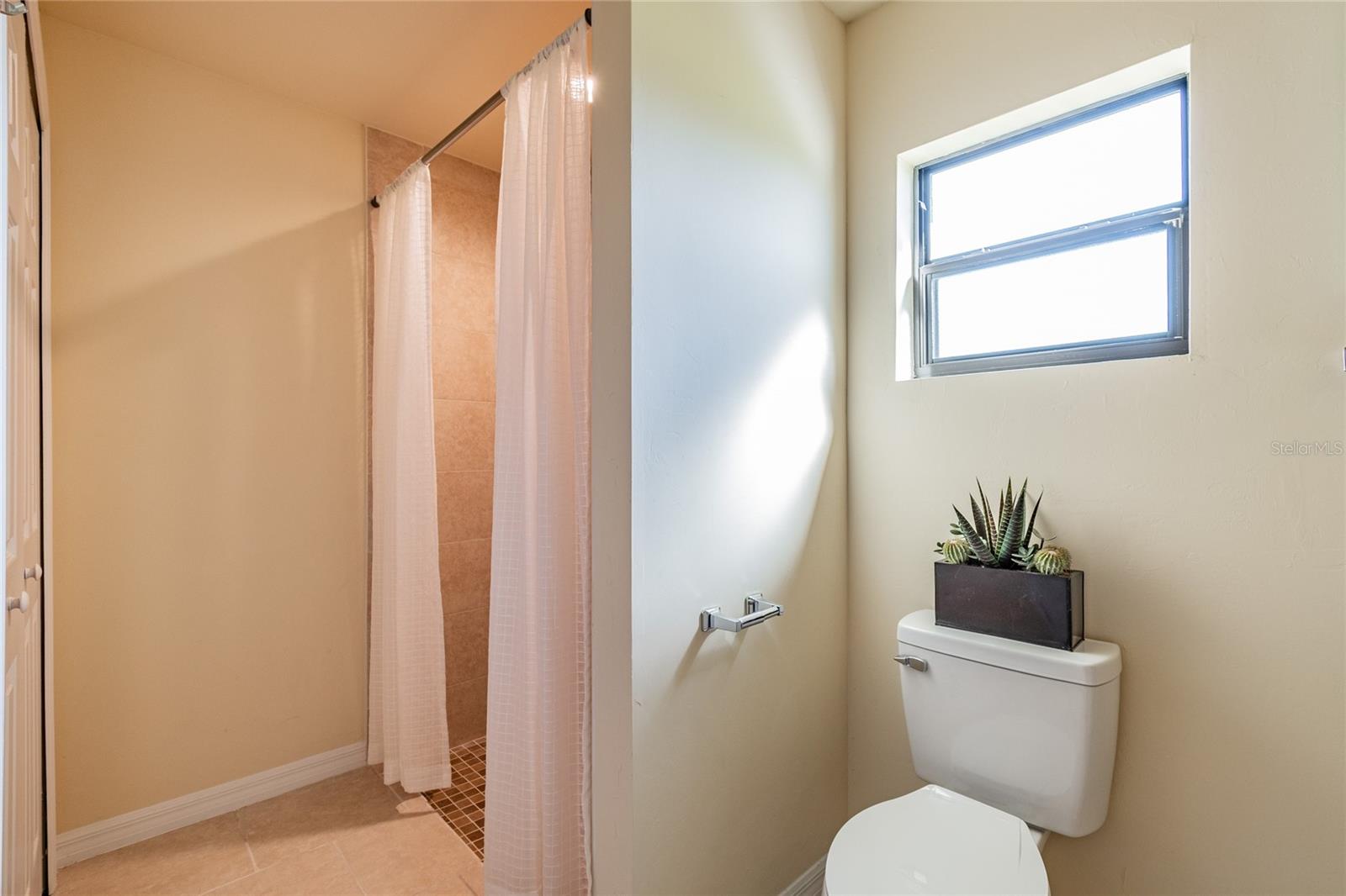 Image 22 of 40 For 601 2nd Street