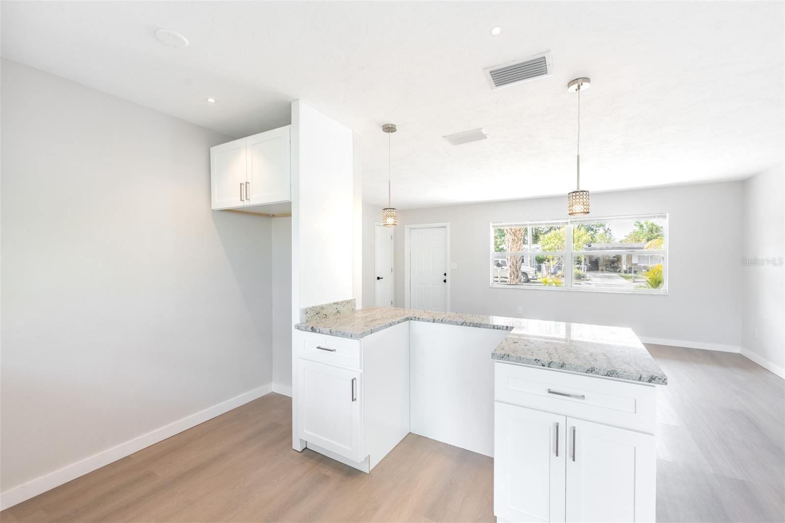 Image 12 of 32 For 1823 8th Avenue E