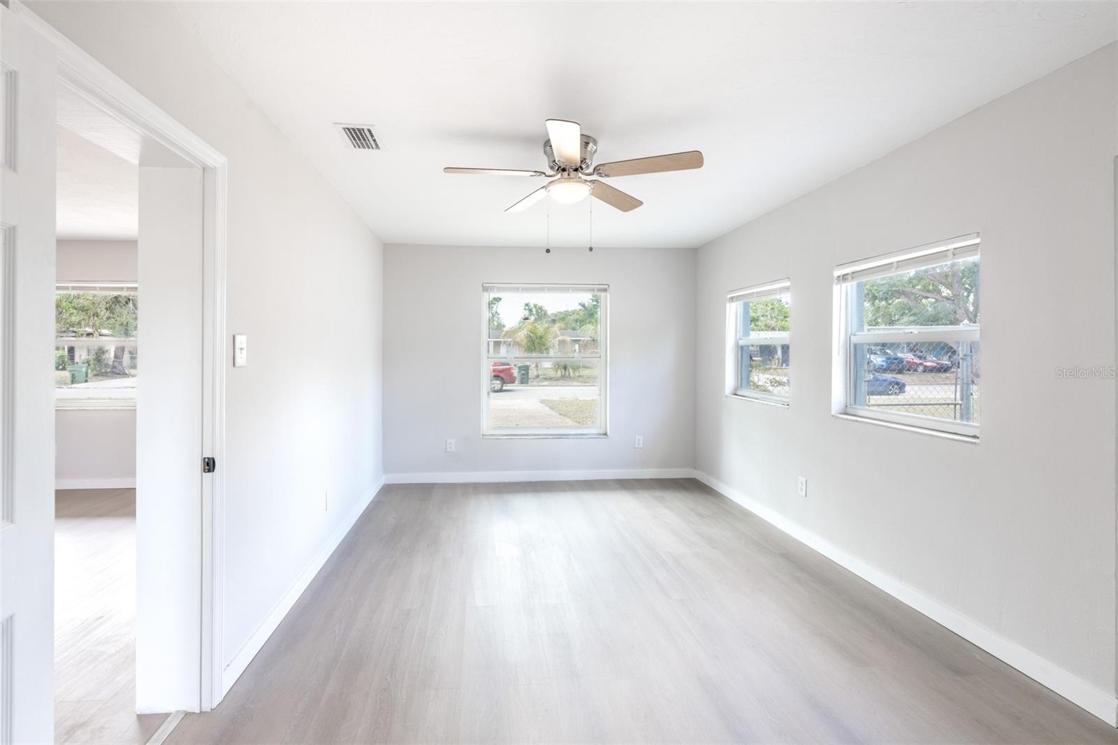 Image 14 of 32 For 1823 8th Avenue E