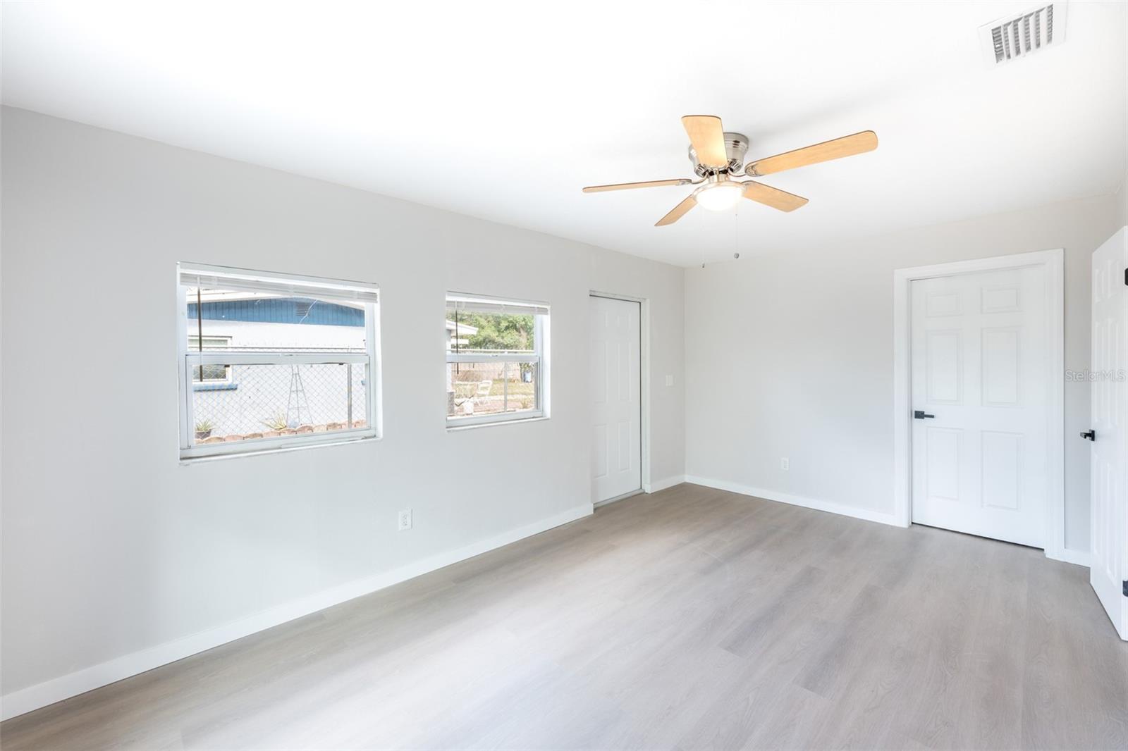 Image 16 of 32 For 1823 8th Avenue E