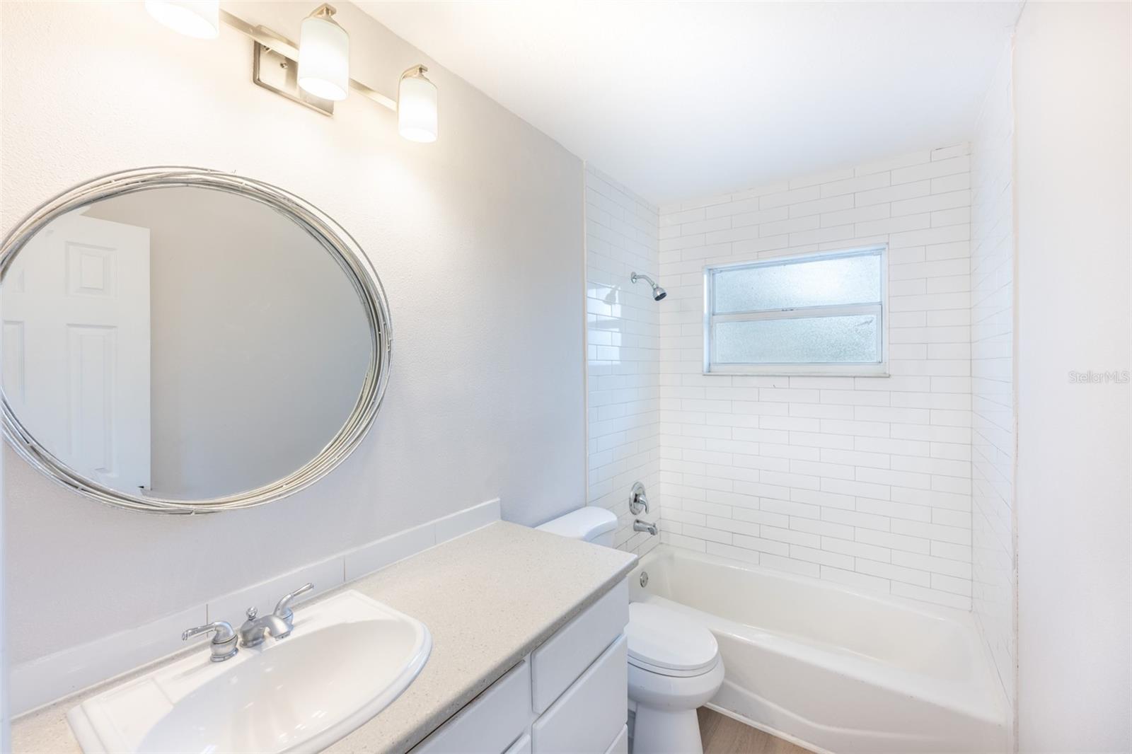 Image 18 of 32 For 1823 8th Avenue E