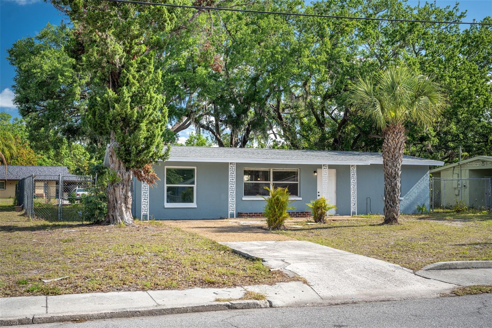 Image 2 of 32 For 1823 8th Avenue E