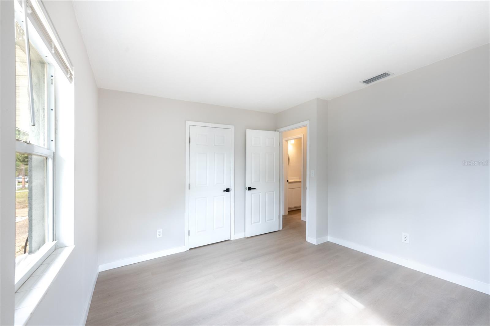 Image 20 of 32 For 1823 8th Avenue E