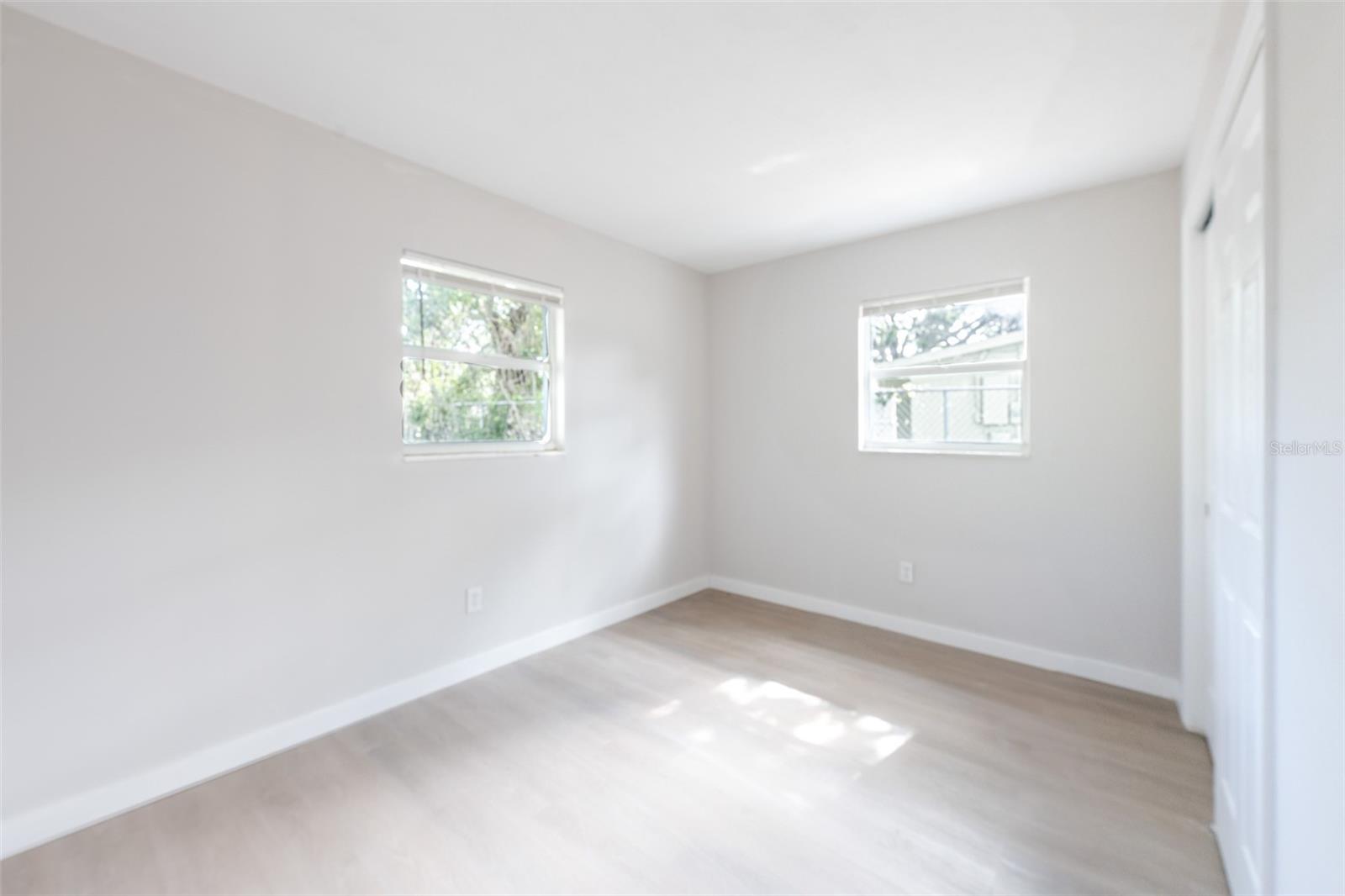 Image 21 of 32 For 1823 8th Avenue E