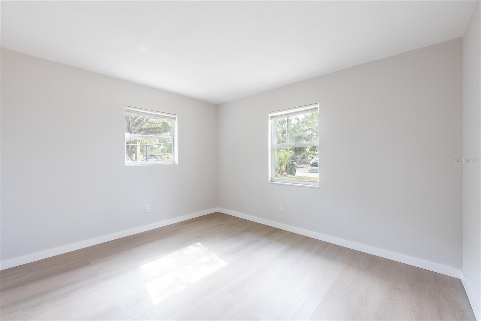 Image 23 of 32 For 1823 8th Avenue E