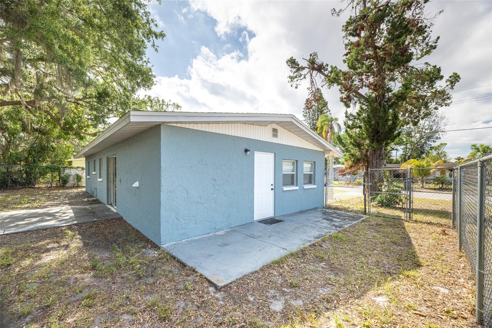 Image 27 of 32 For 1823 8th Avenue E