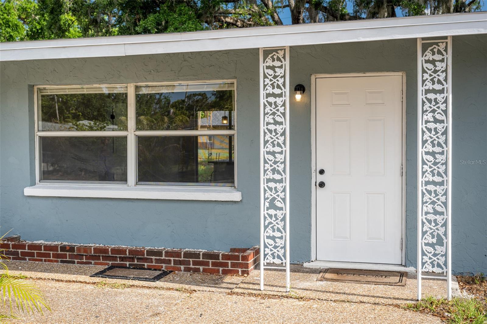 Image 3 of 32 For 1823 8th Avenue E